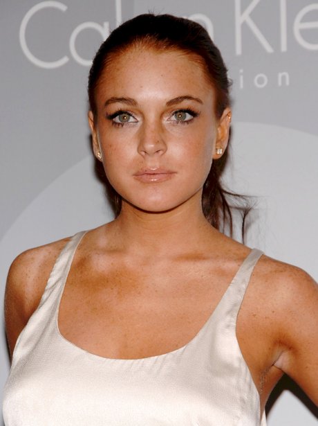 3-patchy-fake-tan-lindsay-lohan-worst-beauty-crimes-heart